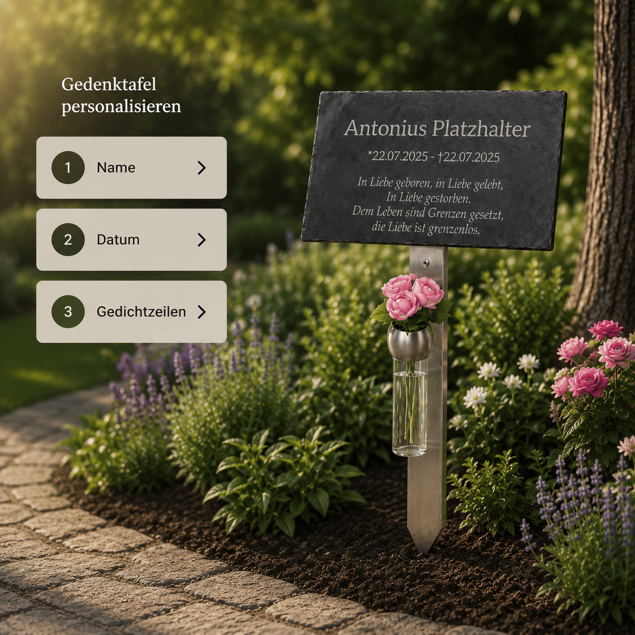 Gedenktafel personalisieren: Auswahlschritte für Name, Datum und Gedichtzeilen neben Schiefertafel mit Blumenvase im Garten