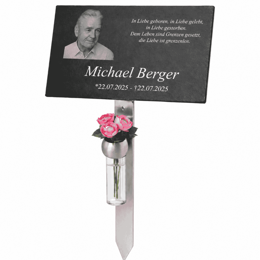 Personalisierter Grabstecker mit Fotogravur, schwarzer Schiefer-Gedenktafel, Edelstahlspieß, Blumenvase und rosa Rosen.