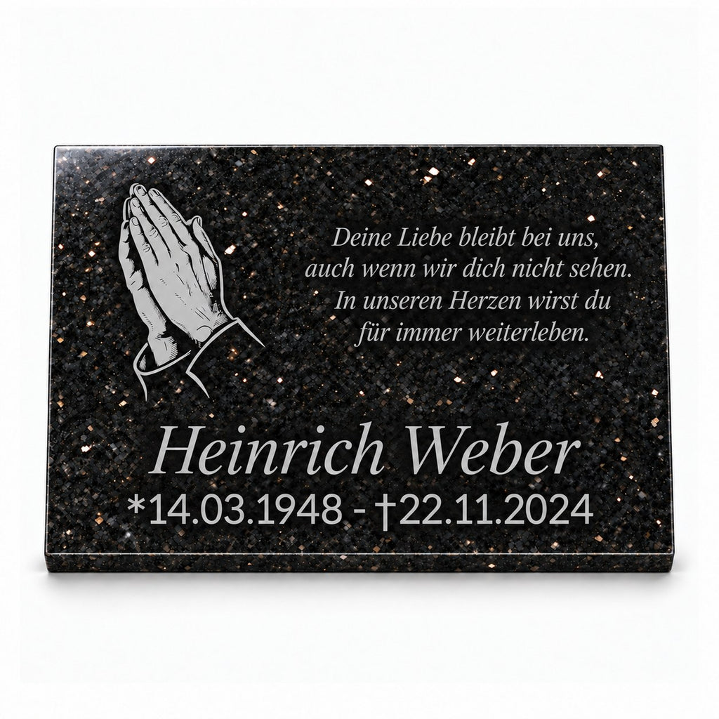 Schwarze Granit-Gedenktafel Star Galaxy mit hellgrauen betenden Händen sowie Name, Datum und Gedicht in Hellgrau vor weißem Hintergrund.
